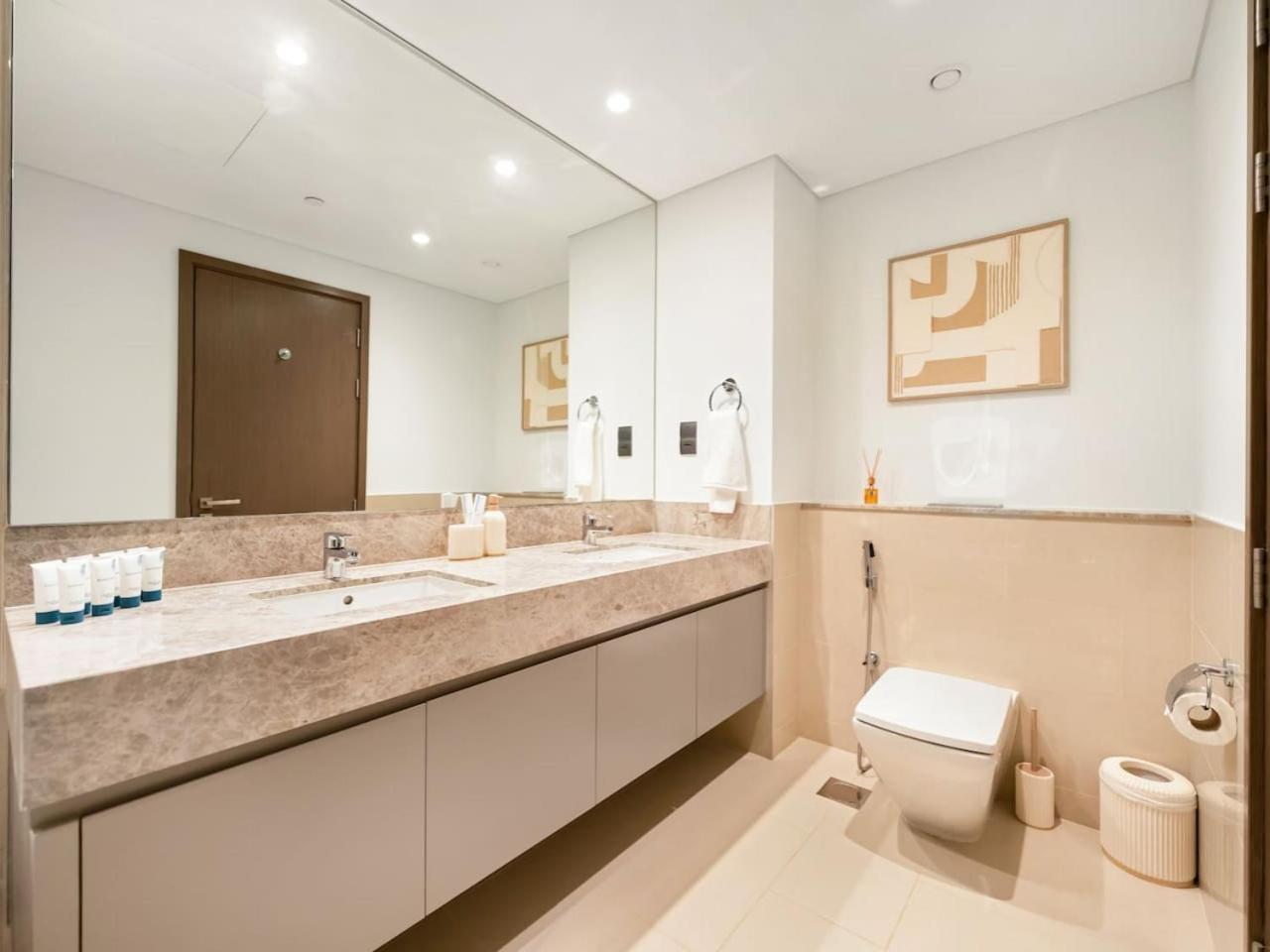 Apartment Urbanstays - Act Tower