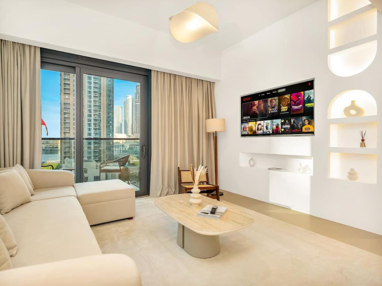 Apartment Urbanstays - Act Tower