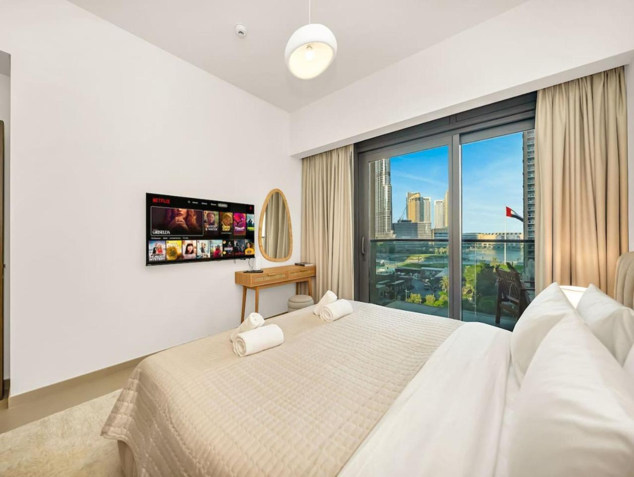 Urbanstays - Act Tower * Dubai